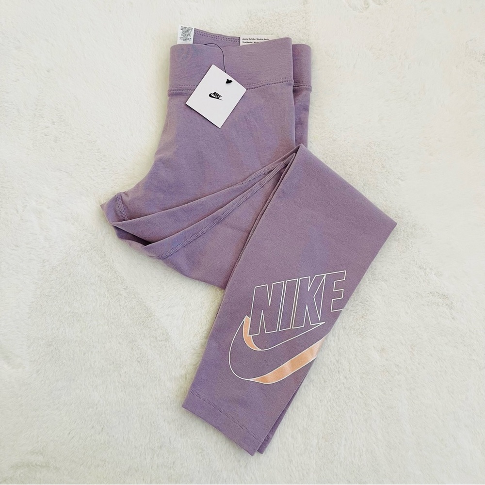 Nike | Women’s Nike Light Purple Leggings